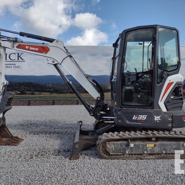 2023 BOBCAT E35R2