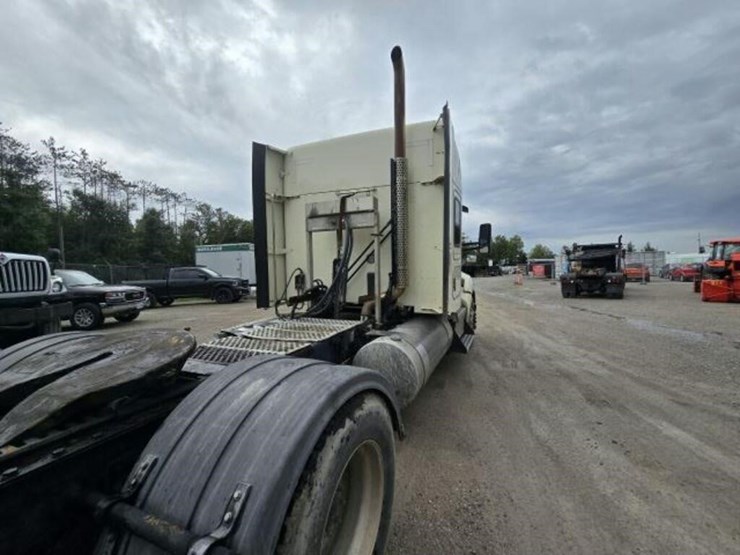 2016-kenworth-t680-image-9