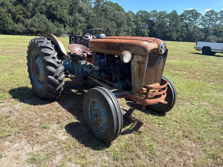 ford-4000-image-1