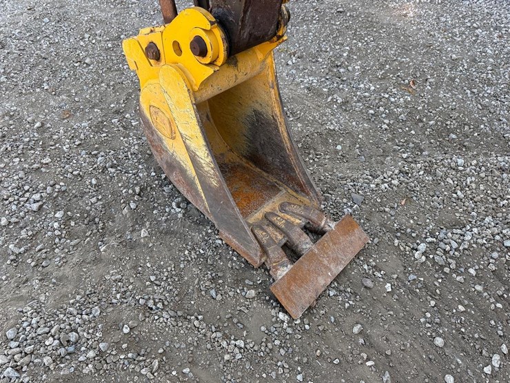 2016-deere-35g-image-8