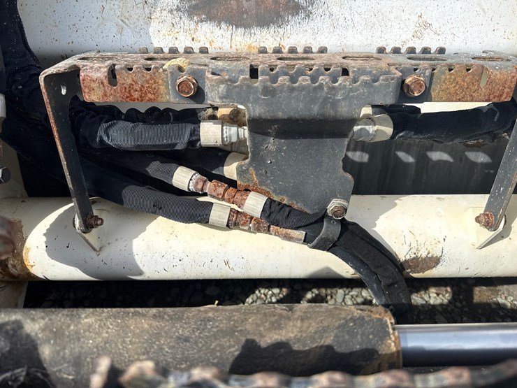 2019-bobcat-t595-image-12