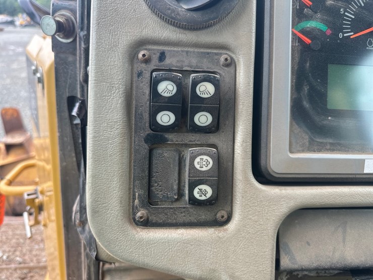 caterpillar-d6t-lgp-image-47