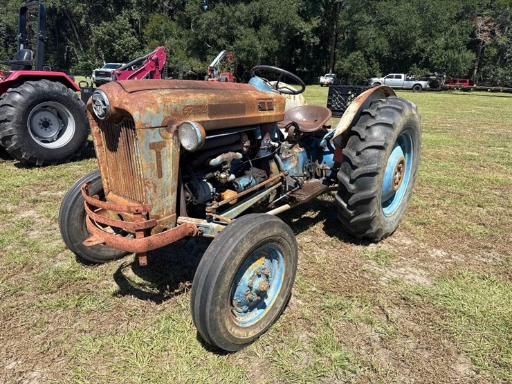 ford-4000-image-2