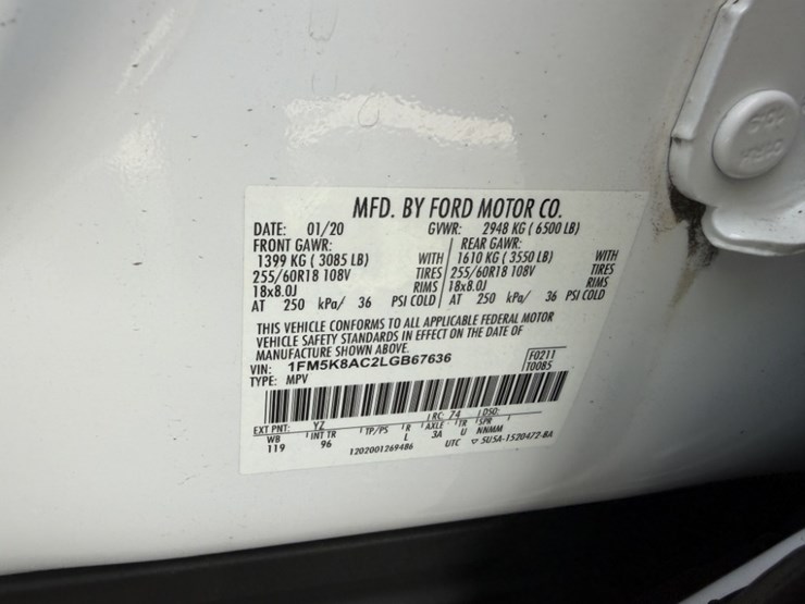 2020-ford-explorer-image-10