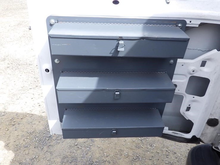 2017-utility-van-image-16