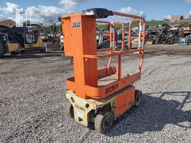 2014-jlg-1230es-image-27