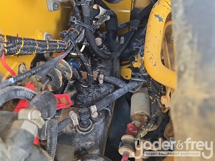 2023-caterpillar-259d3-image-41