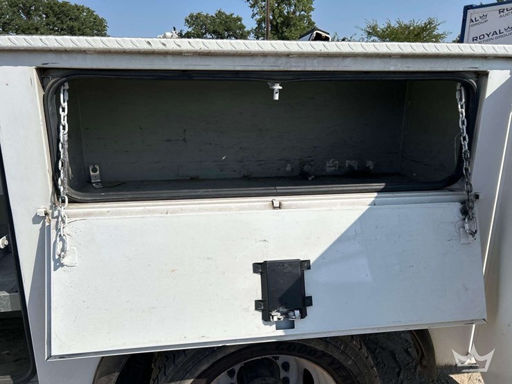 2017-ford-f550-image-23