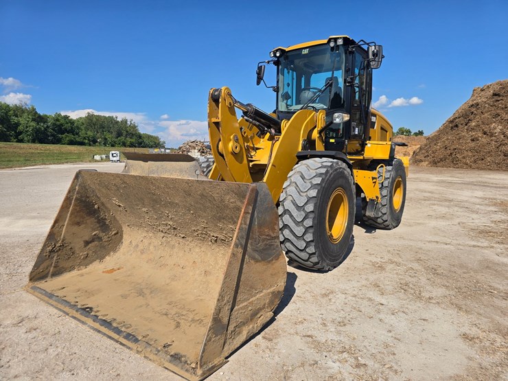 2016-caterpillar-930m-image-2