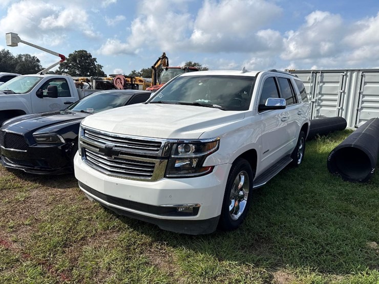 2015-chevrolet-tahoe-image-3