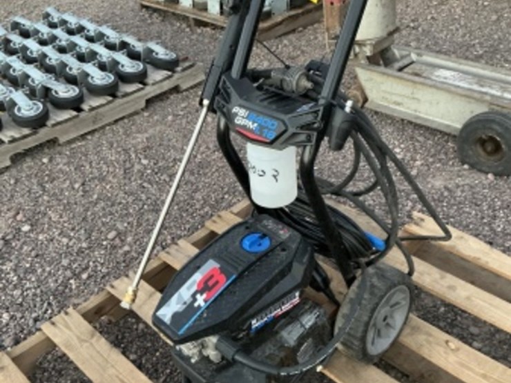 2400-psi-electric-pressure-washer-image-1