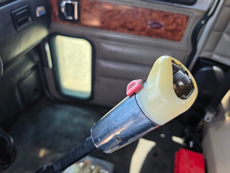 2005-peterbilt-379-image-114