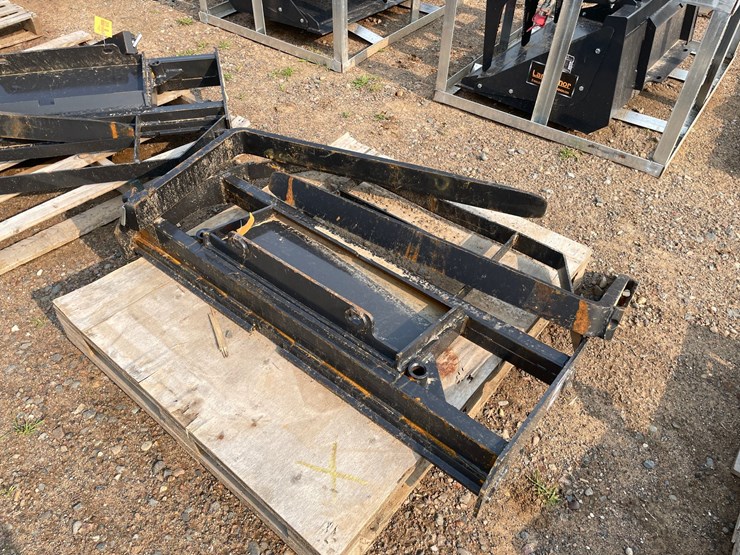 #2039-•-2026-unused-land-honor-mini-skid-steer-pallet-fork-frame-image-4