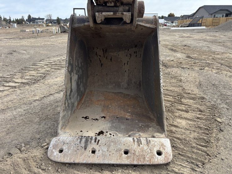 2013-komatsu-pc228us-lc-8-image-11
