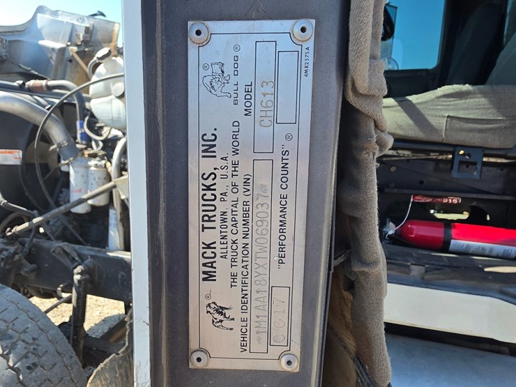 1996-mack-ch600-image-74