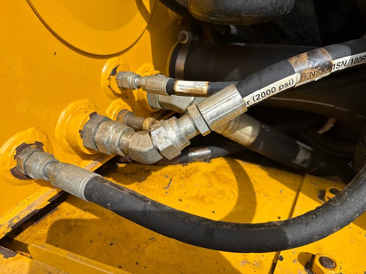 2014-deere-750k-lgp-image-29