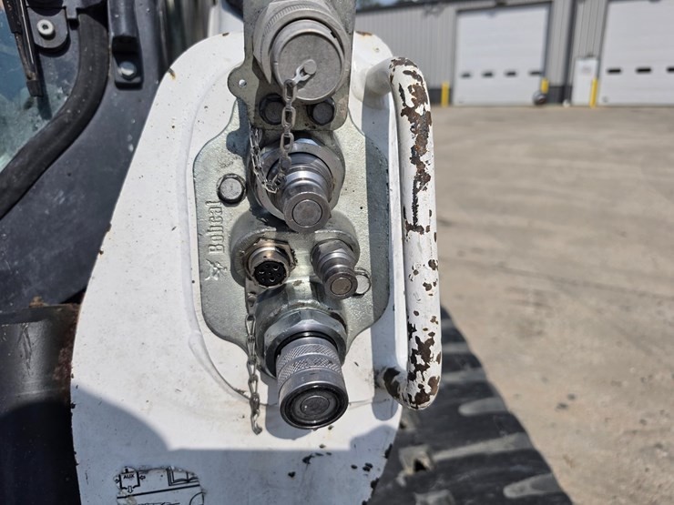 2022-bobcat-t770-image-70