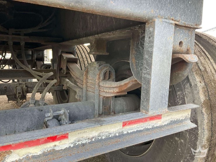2010-axle-end-dump-image-10