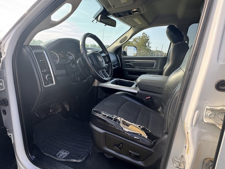 2018-dodge-2500-image-9