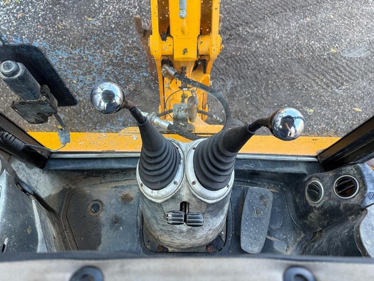 jcb-214-image-26