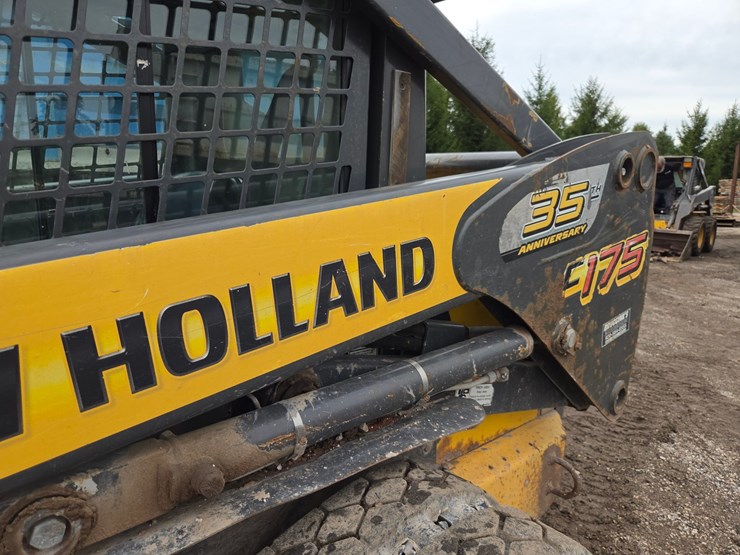 new-holland-c175-image-17