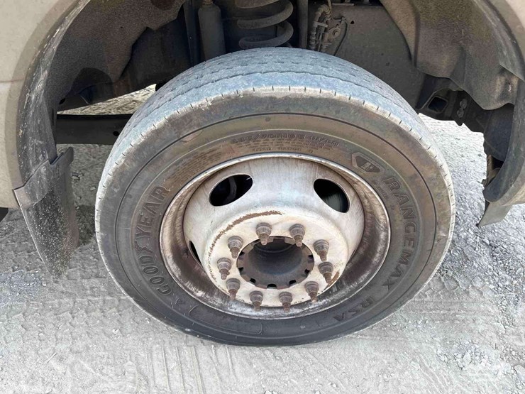 2017-ford-f550-image-41
