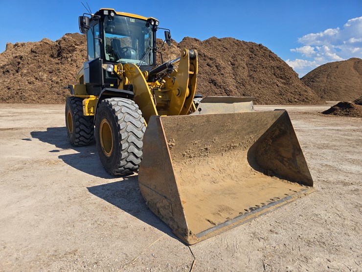 2016-caterpillar-930m-image-15