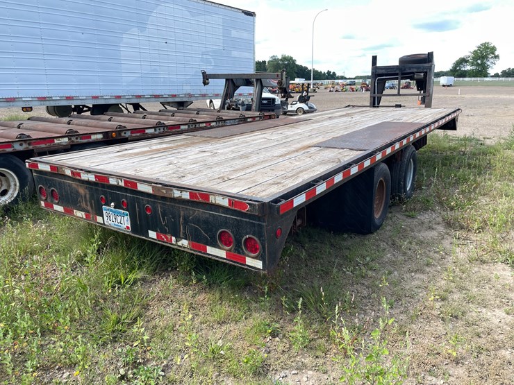#1307-•-1984-diamond-equipment-flatbed-trailer-(has-mn-title)-image-5