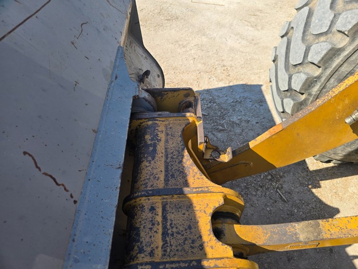 2016-caterpillar-930m-image-18