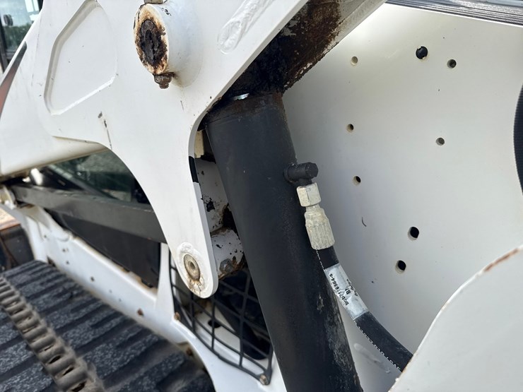 2019-bobcat-t595-image-17
