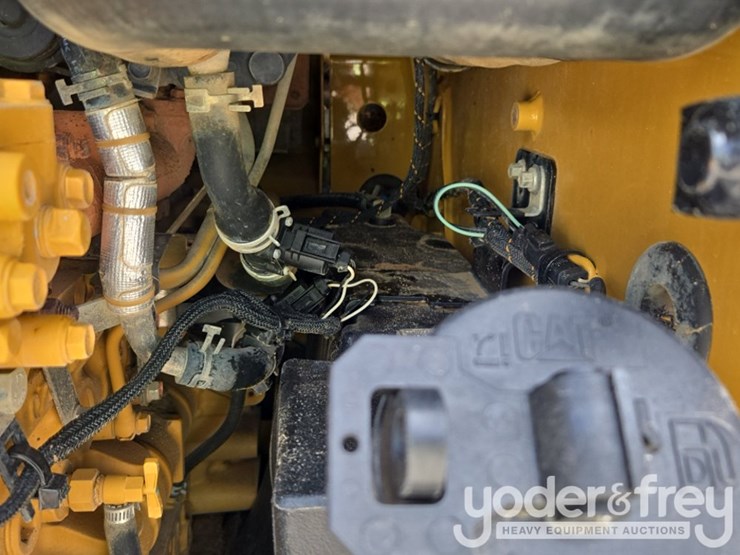 2023-caterpillar-259d3-image-37