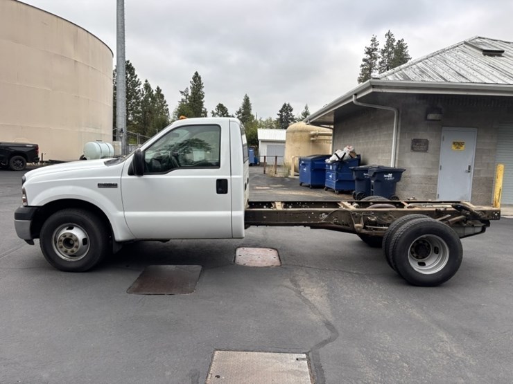 2007-ford-f350-xl-image-2