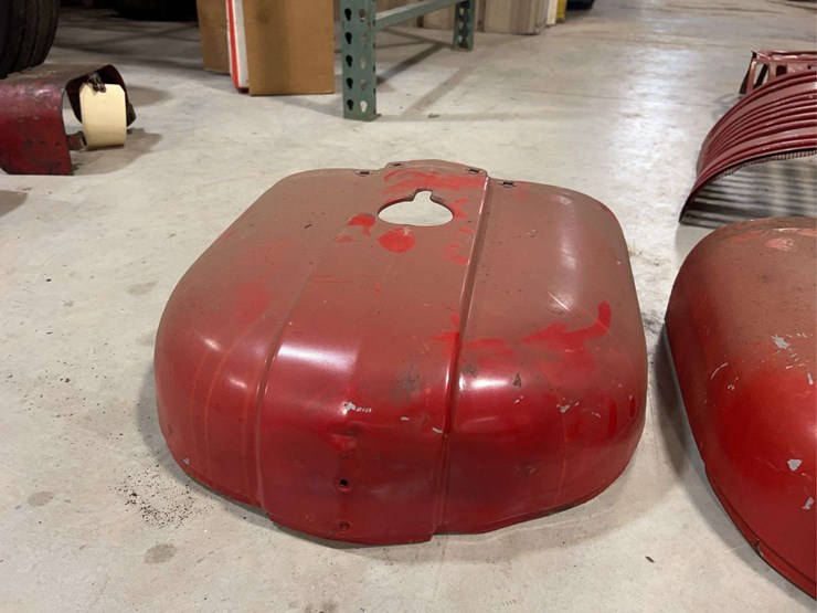 (2)-grilles-and-nose-pieces-for-a-300-or-350-farmall-tractors-image-17