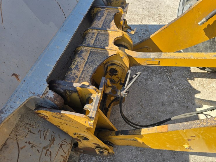 2016-caterpillar-930m-image-19