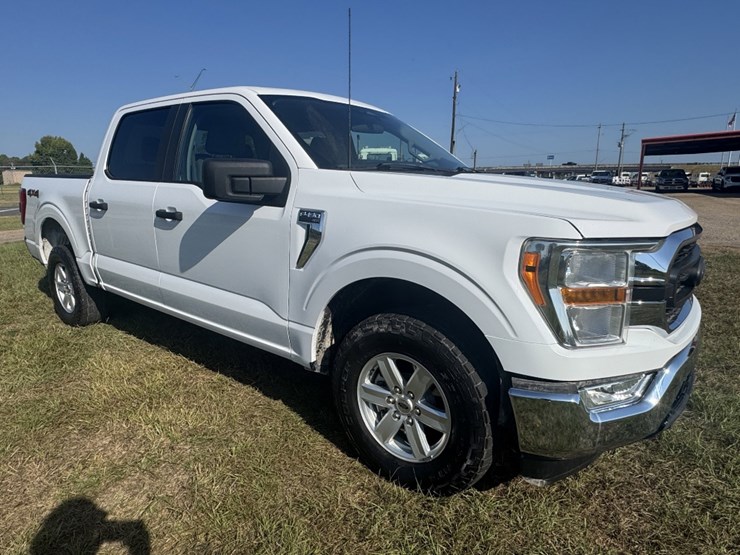 2022-ford-f150-xlt-image-2