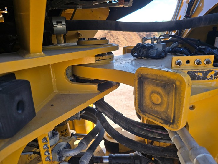 2016-caterpillar-930m-image-34