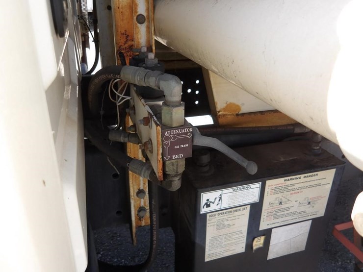 2004-international-durastar-4300-image-17