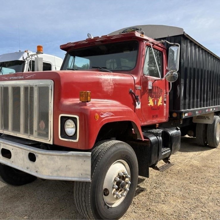 1987 INTERNATIONAL S2500