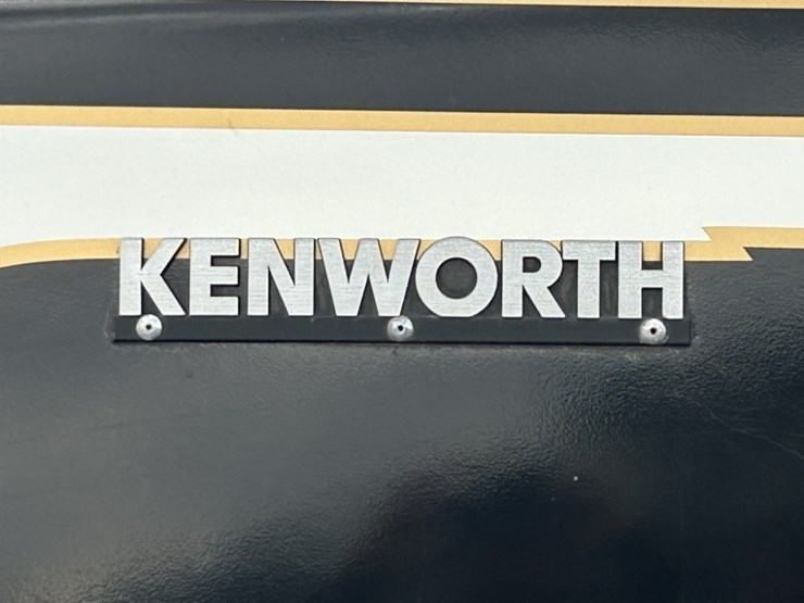 2006-kenworth-w900-image-10