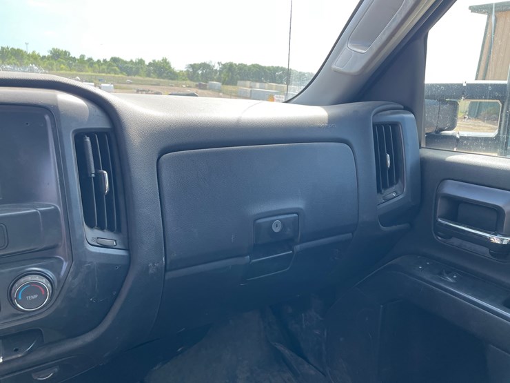 #1472-•-2019-gmc-sierra-pickup-truck-(has-mn-title)-image-28