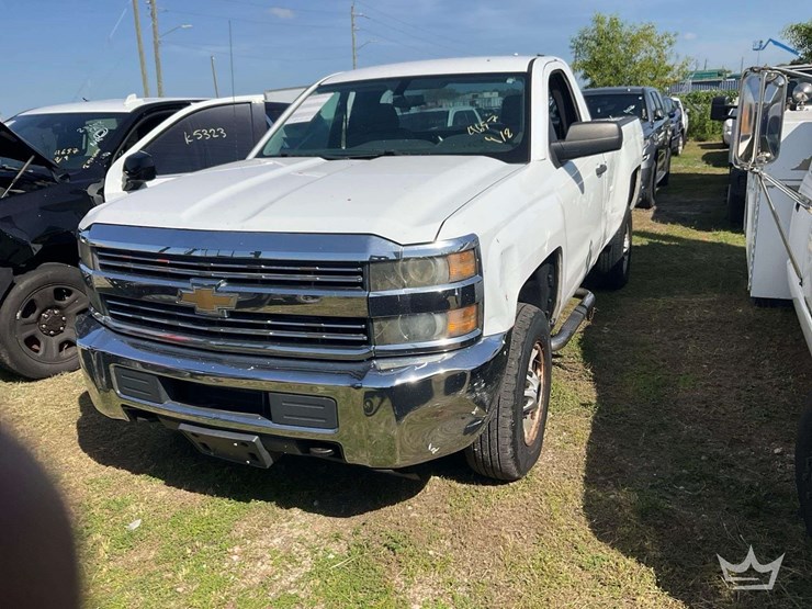 2015-chevrolet-silverado-1500-image-1