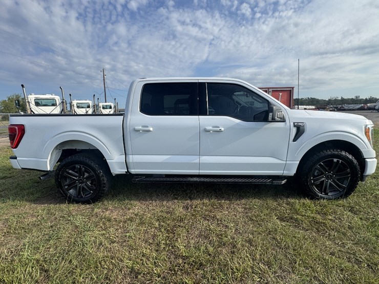 2022-ford-f150-xlt-image-4