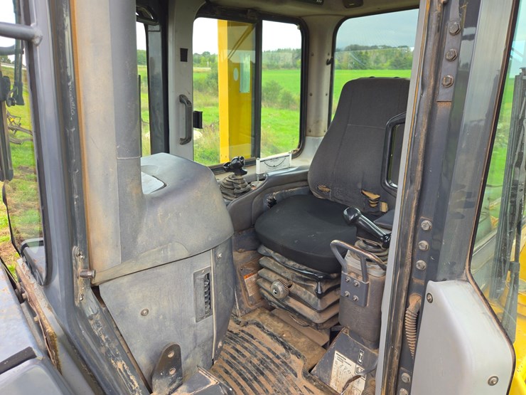 2006-komatsu-d65ex-image-46