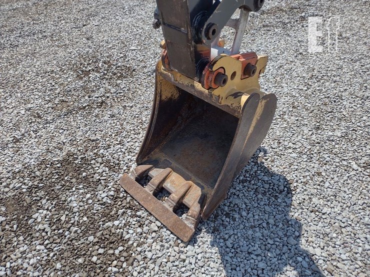 2014-deere-35g-image-24