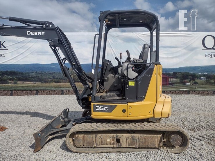 2021-deere-35g-image-12
