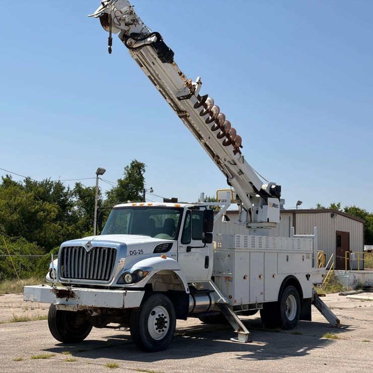 2013 INTERNATIONAL WORKSTAR 7300