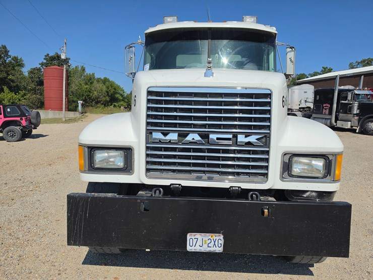1996-mack-ch600-image-17