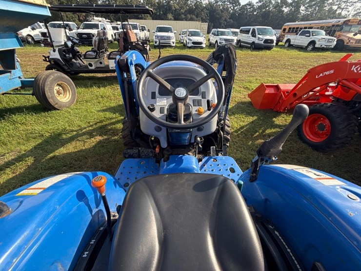 new-holland-workmaster-35-image-7
