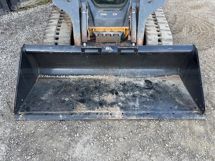 2012-deere-323d-image-9