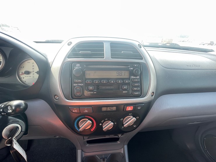 2002-toyota-rav4-image-16